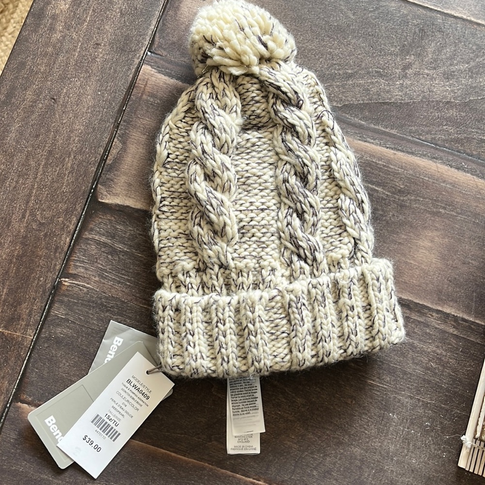 NEW Bench Winter Hat